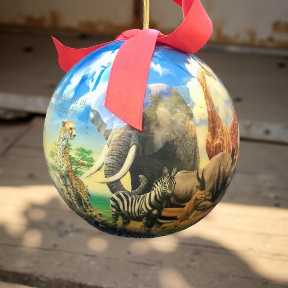 Smithsonian National Museum of Natural History Ornament – Safari Wildlife Scene - Picture 1 of 13